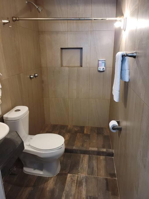 Appartement Departamento Privado7, 2 Camas Matri, Parking, Cocina Equipada, Wifi 65 Mb, 2 Climas,Centrico,Tv Smart à Ciudad Valles Extérieur photo